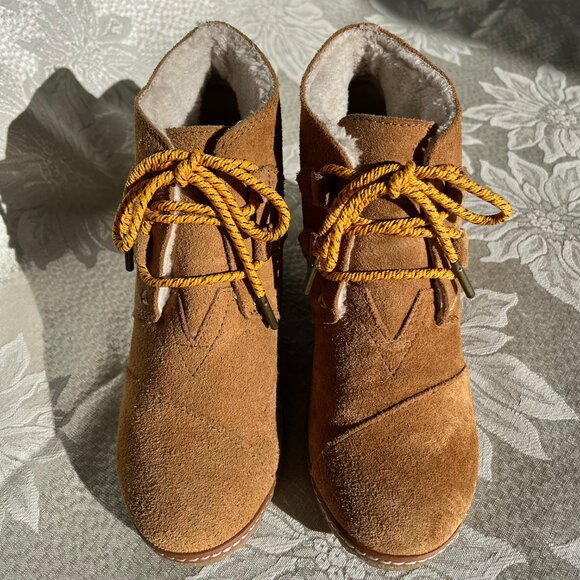 TOMS Shearling Lined Desert Suede Leather Wedge Booties Lace Up Boots 6.5 / 6 - Picture 13 of 16